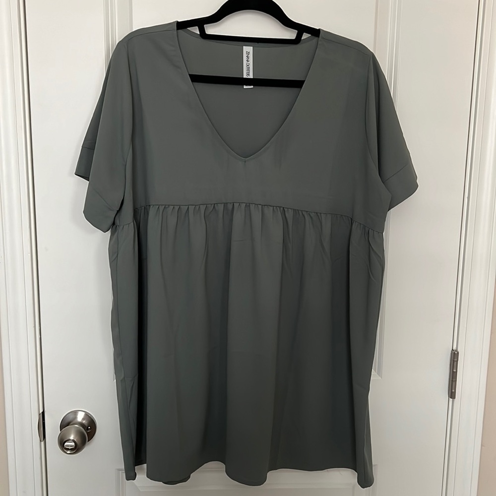 NWOT Zenana Outfitters Babydoll Top // Sage